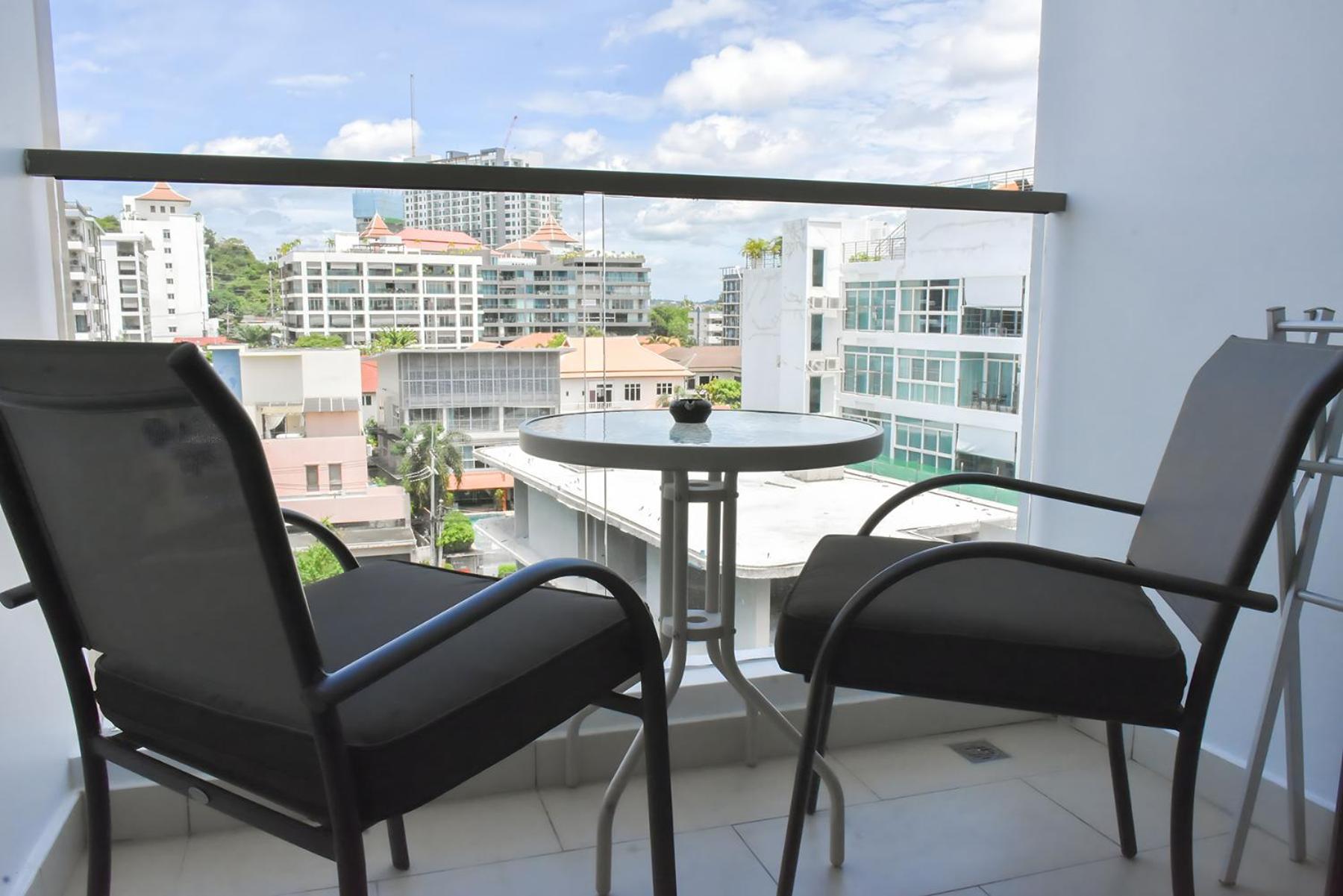 Water Park Apartemen Pattaya